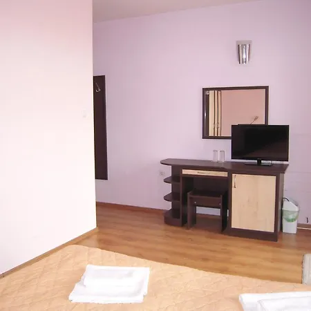 Bona Dea Club Hotel 2*