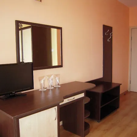 Bona Dea Club Hotel 2*